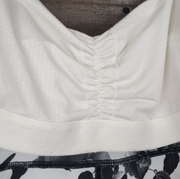 Lululemon Aria Tank ll - Picture 7 of 10